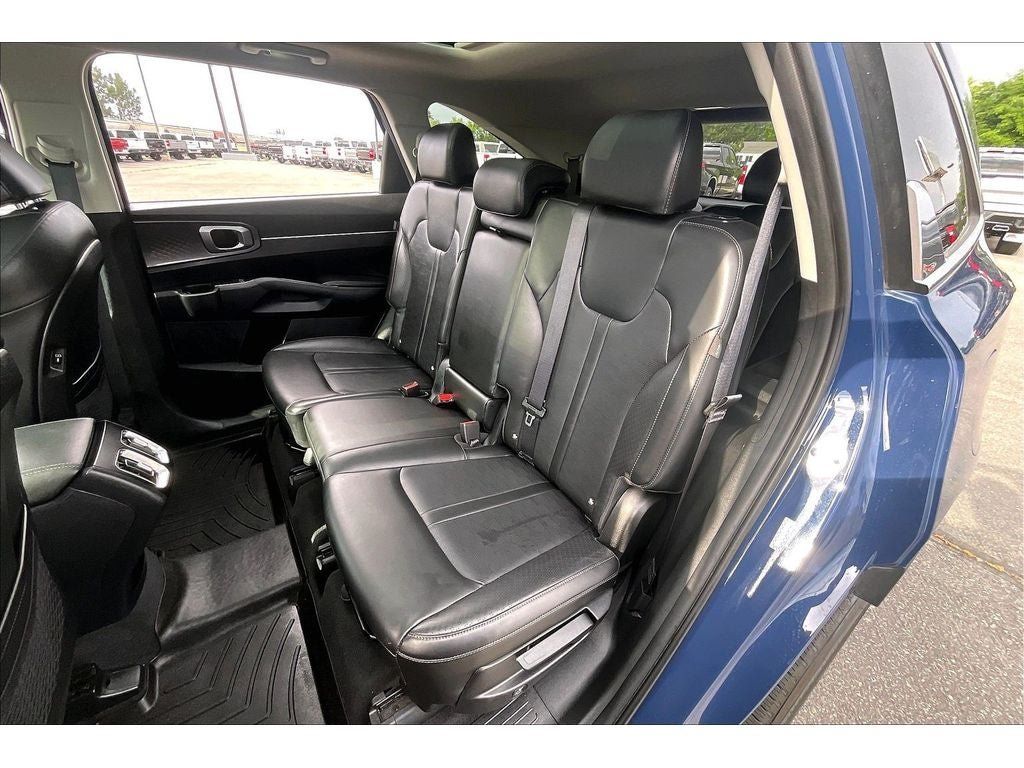 Used 2024 Kia Sorento S w/ Panoramic Sunroof Package FWD image 27