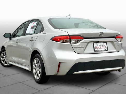 Used 2021 Toyota Corolla LE image 12