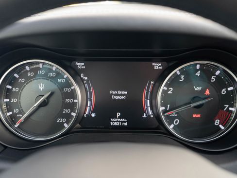 Used 2022 Maserati Ghibli Trofeo image 16