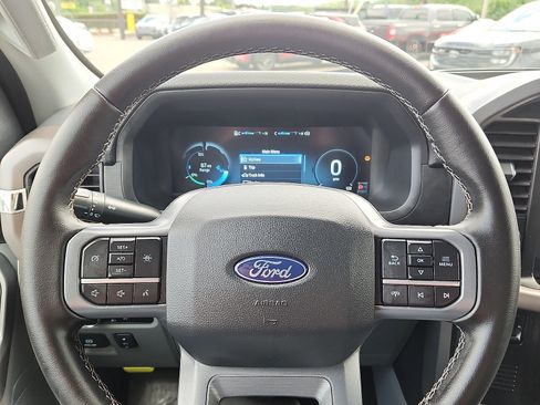 Used 2025 Ford F150 Lightning XLT AWD/4WD image 19