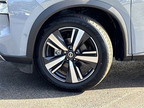 Certified 2021 Nissan Rogue Platinum image 45