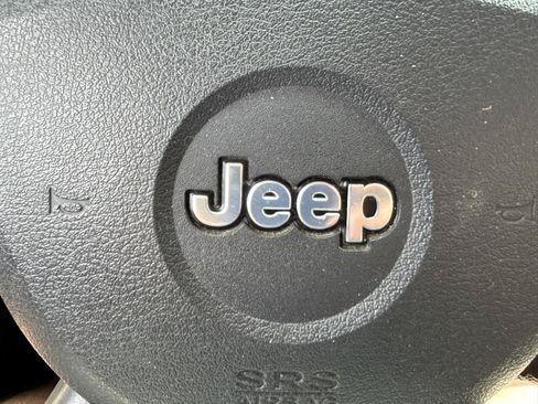 Used 2009 Jeep Grand Cherokee Laredo AWD/4WD image 20