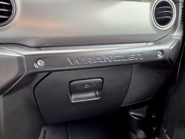 Certified 2018 Jeep Wrangler Unlimited Sport S AWD/4WD image 31