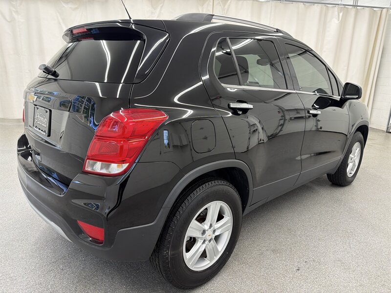 Used 2019 Chevrolet Trax LT w/ LT Convenience Package AWD/4WD image 5