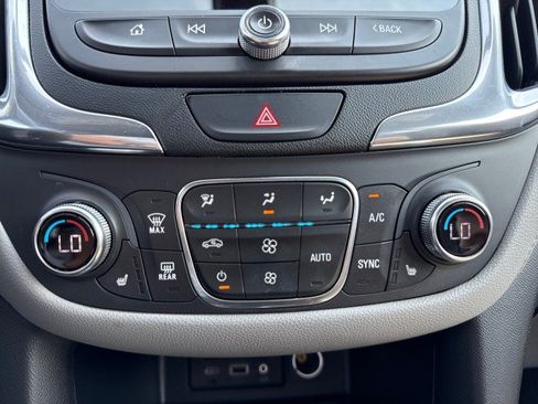 Used 2019 Chevrolet Equinox Premier FWD image 22