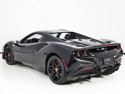 Certified 2021 Ferrari F8 Tributo RWD image 24