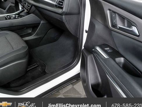 Certified 2025 Chevrolet Traverse LT FWD image 23