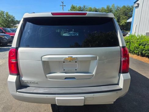 Used 2019 Chevrolet Tahoe LT w/ LT Signature Package AWD/4WD image 6