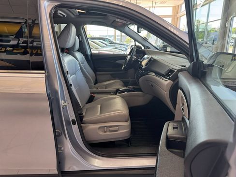 Used 2017 Honda Pilot Touring image 16