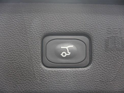 Certified 2024 Ford Edge SEL w/ Convenience Package AWD/4WD image 11