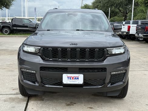 Used 2023 Jeep Grand Cherokee L Limited w/ Black Appearance Package AWD/4WD image 10