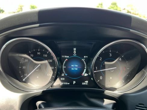 Used 2017 Jaguar XE R-Sport AWD/4WD image 25