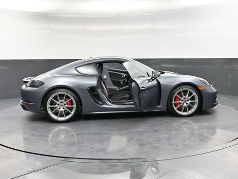Certified 2025 Porsche 718 Cayman GTS RWD image 34