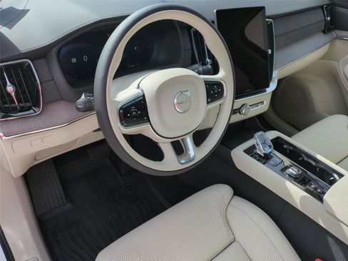 New 2026 Volvo XC90 T8 Ultra w/ Protection Package Premier AWD/4WD image 9