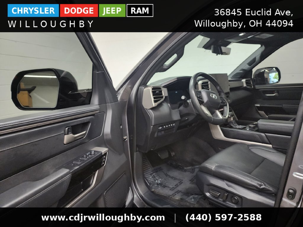 Used 2025 Toyota Tundra Limited AWD/4WD image 13