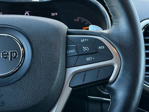 Used 2017 Jeep Grand Cherokee Limited image 31