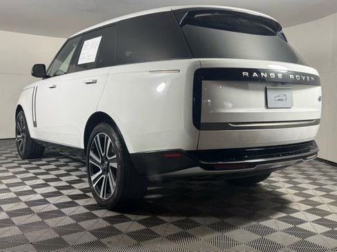 Used 2023 Land Rover Range Rover SE image 4