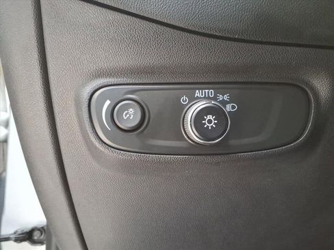 Used 2021 Chevrolet Equinox LS w/ LS Convenience Package image 15