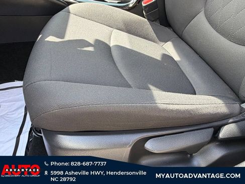Used 2020 Toyota Corolla LE FWD image 23