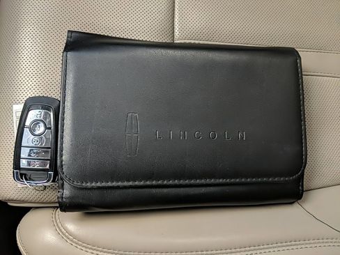 Used 2021 Lincoln Nautilus Reserve w/ Equipment Group 201A image 30