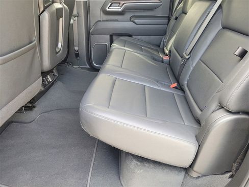 Used 2025 GMC Sierra 1500 SLT image 10