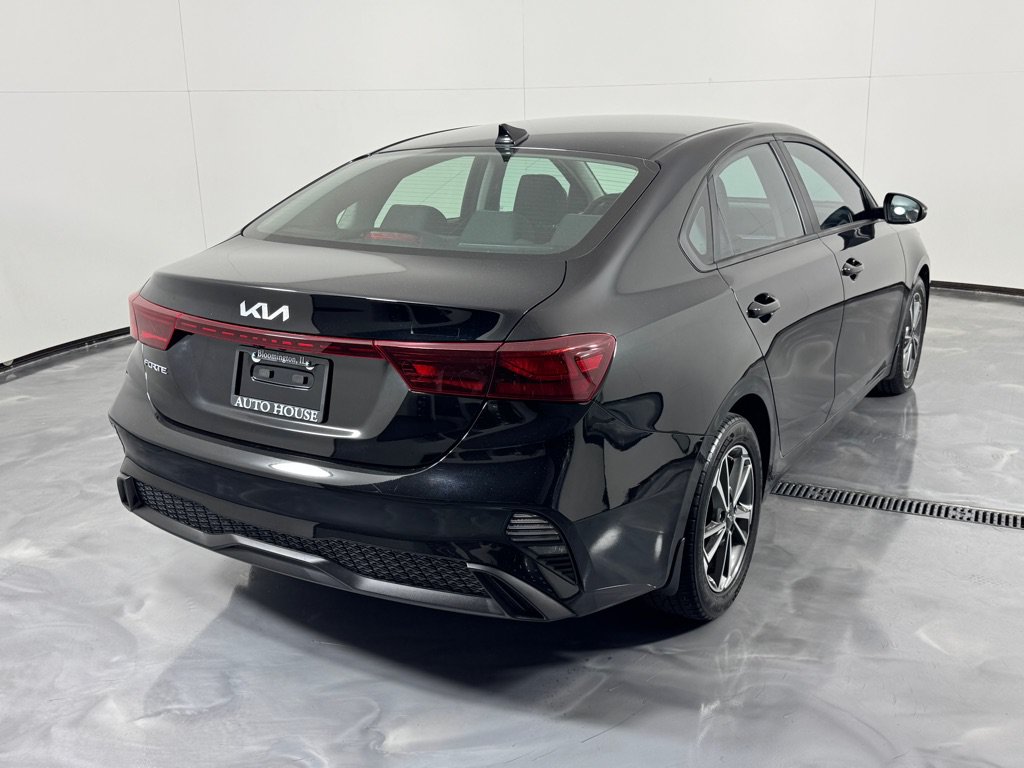Used 2023 Kia Forte LXS w/ LXS Technology Package FWD image 5