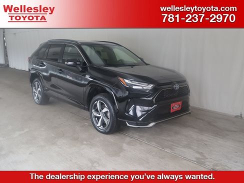 Used 2023 Toyota RAV4 SE w/ Weather & Moonroof Package image 1