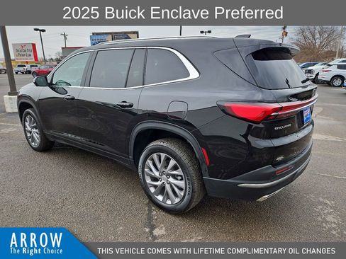 Used 2025 Buick Enclave Preferred image 8