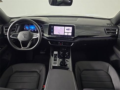 Used 2024 Volkswagen Atlas Cross Sport SEL image 28