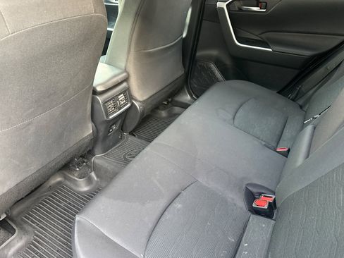 Used 2024 Toyota RAV4 SE image 14