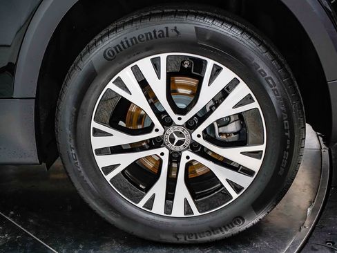 Certified 2025 Mercedes-Benz GLB 250 image 10