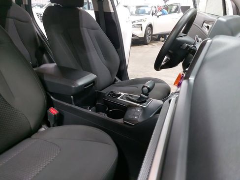 Used 2025 Kia Sportage LX AWD/4WD image 10