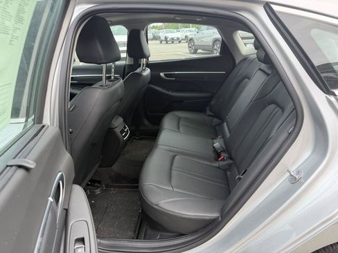Certified 2025 Hyundai Sonata Limited FWD image 30