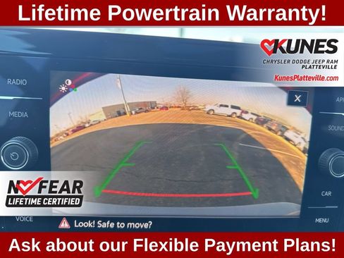 Used 2025 Volkswagen Jetta SE w/ Sunroof Package image 24