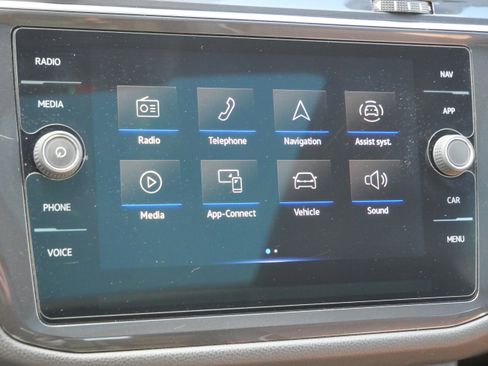 Certified 2022 Volkswagen Tiguan SEL R-Line AWD/4WD image 23