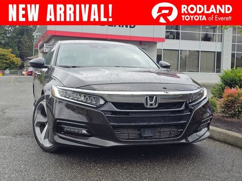 Used 2018 Honda Accord Touring image 1