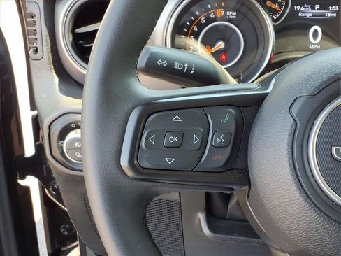 Used 2023 Jeep Gladiator Sport AWD/4WD image 12
