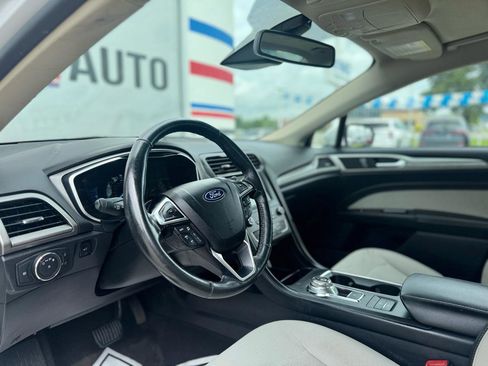 Used 2020 Ford Fusion SE w/ Equipment Group 151A FWD image 43