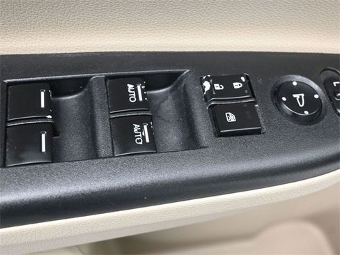 Used 2016 Honda Accord Touring image 21