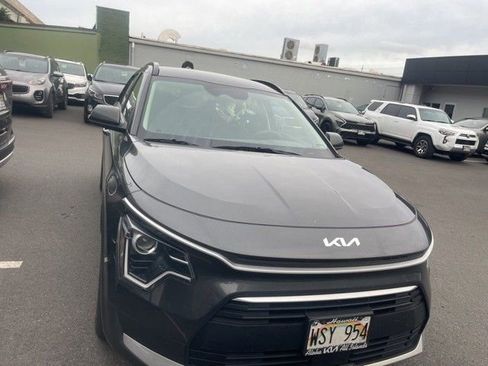Used 2023 Kia Niro EX image 5