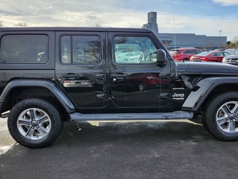 Used 2020 Jeep Wrangler Unlimited Sahara image 18