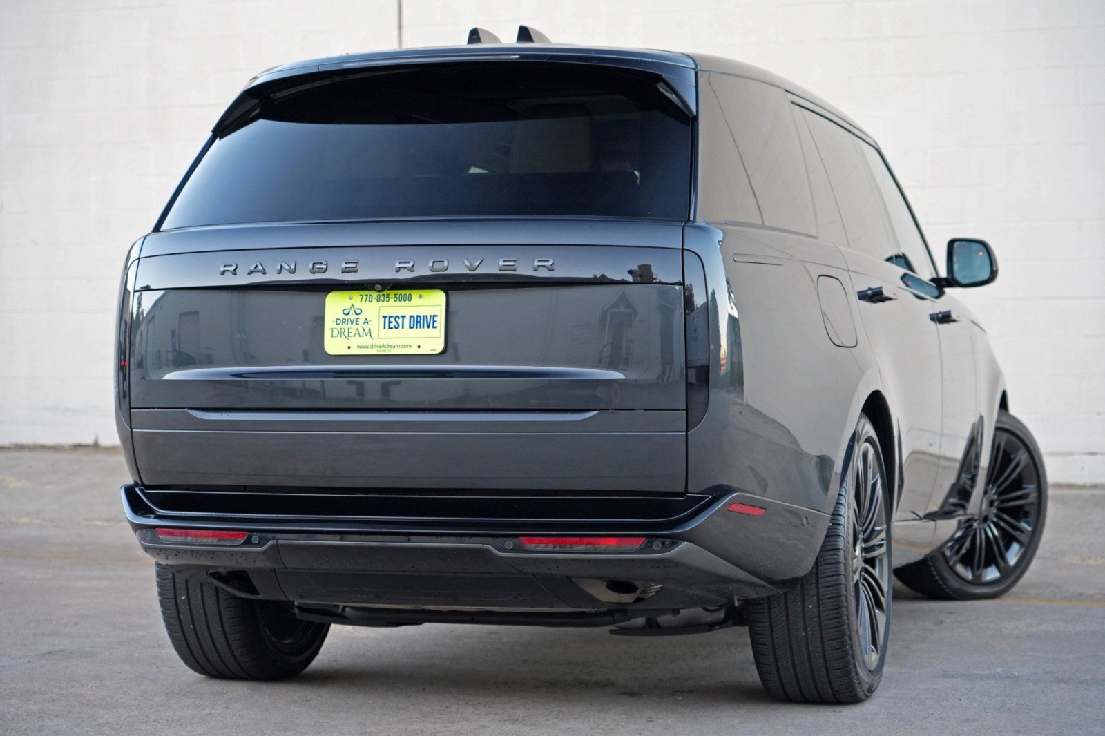 Used 2024 Land Rover Range Rover Long Wheelbase SE AWD/4WD image 5