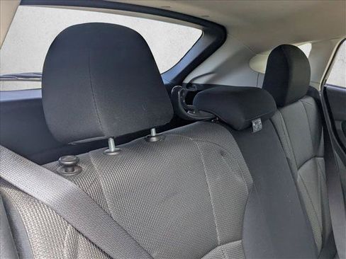 Used 2018 Subaru Crosstrek 2.0i AWD/4WD image 17