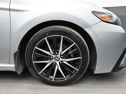 Used 2024 Toyota Camry SE FWD image 10