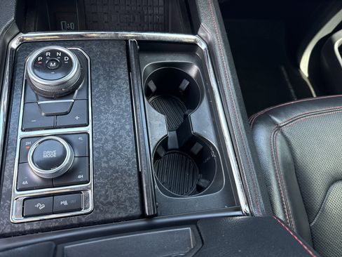 Used 2022 Ford Expedition Max Limited image 18