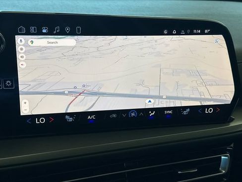 New 2026 Chevrolet Traverse LT w/ Sun and Wheel Package FWD image 28
