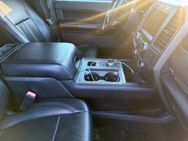 Used 2019 Ford Expedition XLT w/ Equipment Group 202A RWD image 17