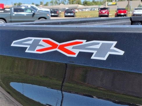 Used 2025 Chevrolet Silverado 1500 LT image 32