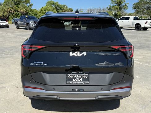 New 2026 Kia Sportage EX w/ EX Panorama Roof Package image 5
