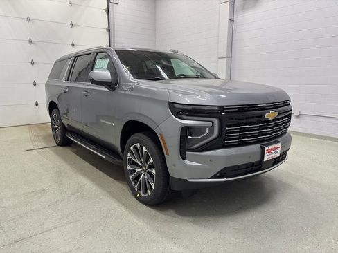 New 2026 Chevrolet Suburban High Country w/ Sun And Tow Package AWD/4WD image 2
